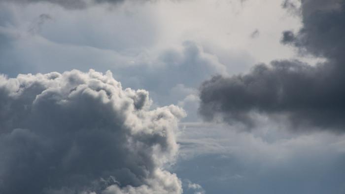 Hujan Mengguyur Maluku Utara: Prakiraan Cuaca BMKG, Senin 10 November 2025