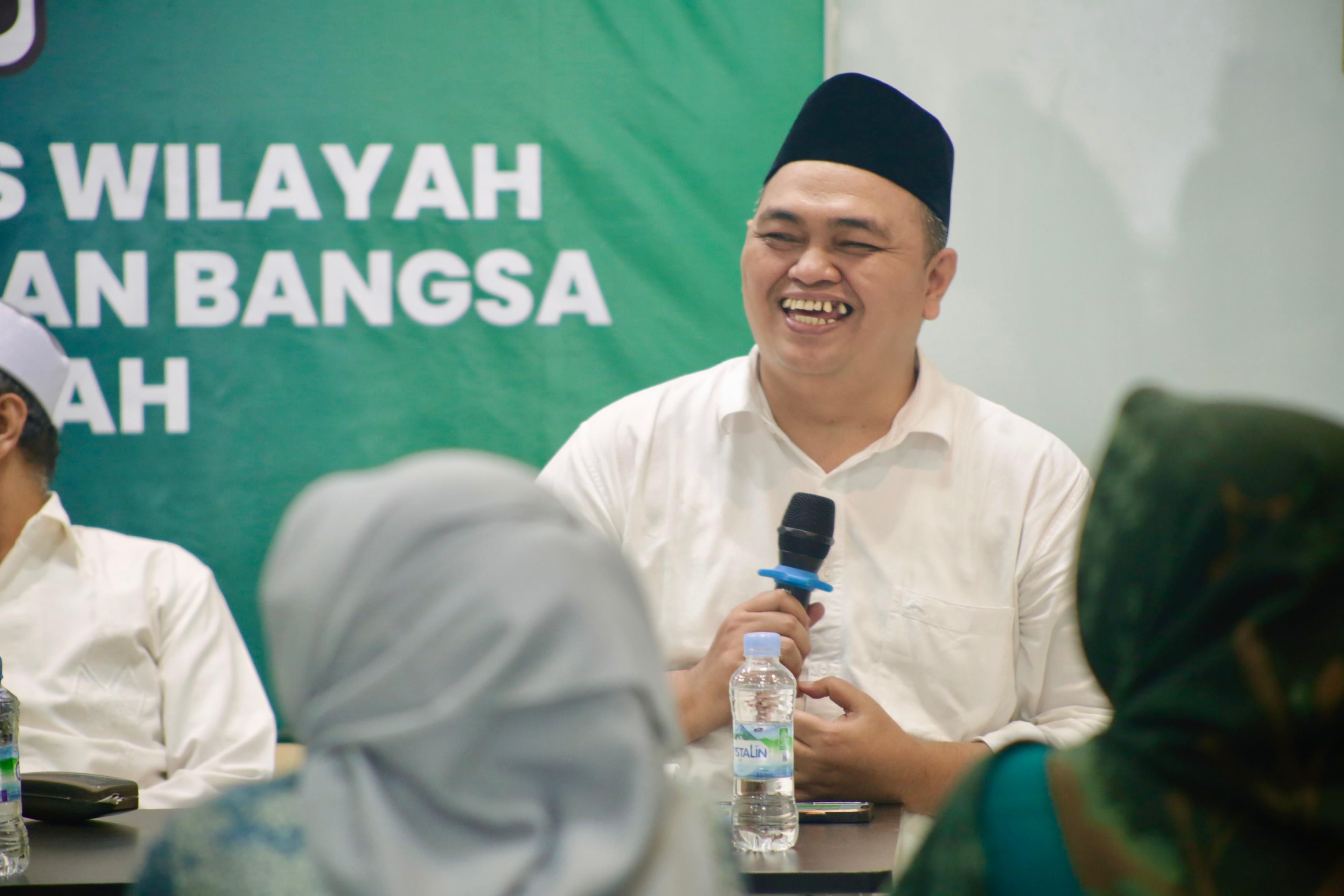 Nilai Filosofis dan Ekonomi, Sarif Abdillah Puji SE Gubernur tentang Penggunaan Sarung untuk ASN