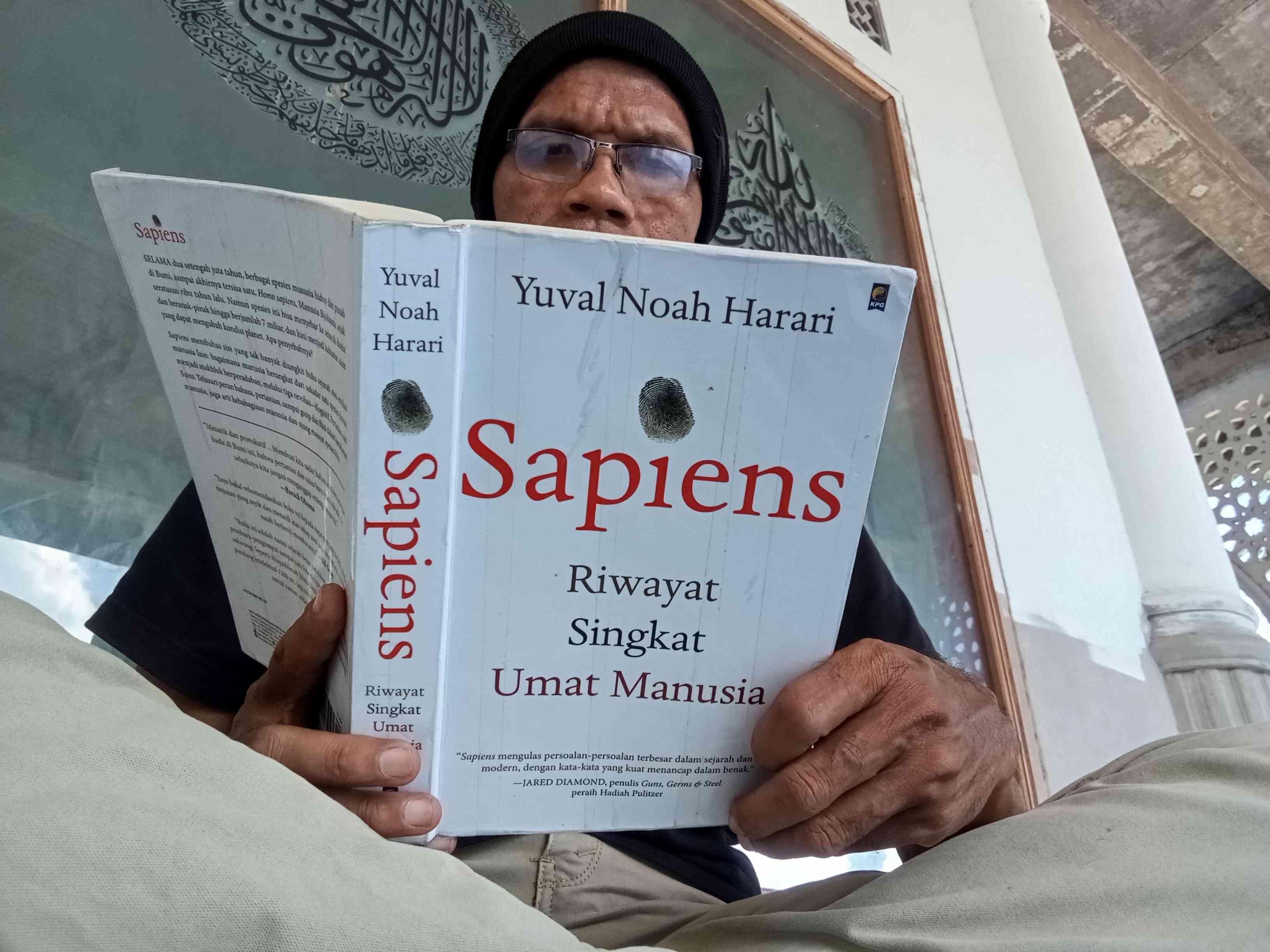 Sapiens: Revolusi Kognitif dan Puncak Kehidupan Homo Sapiens