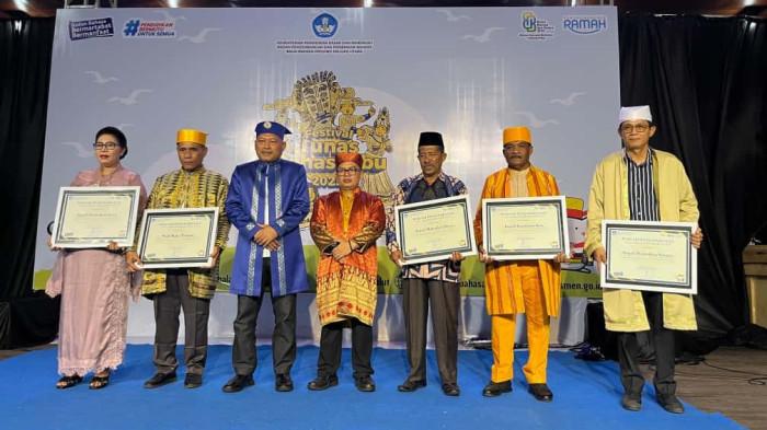 Pemkab Halmahera Selatan Dianugerahi Penghargaan oleh Balai Bahasa Maluku Utara