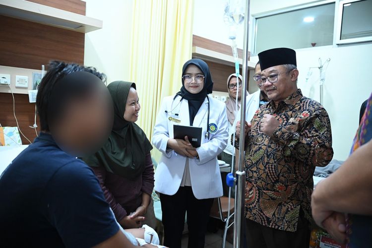 Kemendikdasmen Bantu Korban Ledakan SMAN 72 Jakarta