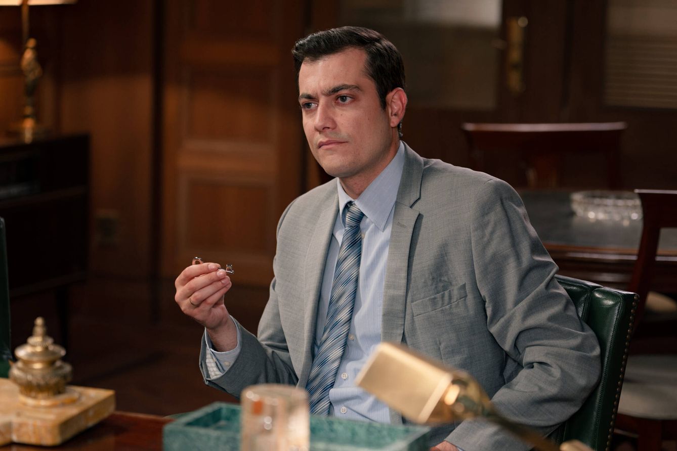 Avance semanal de 'Sueños de libertad': una tienda cambiada, un nuevo  director y el grave susto de Damián