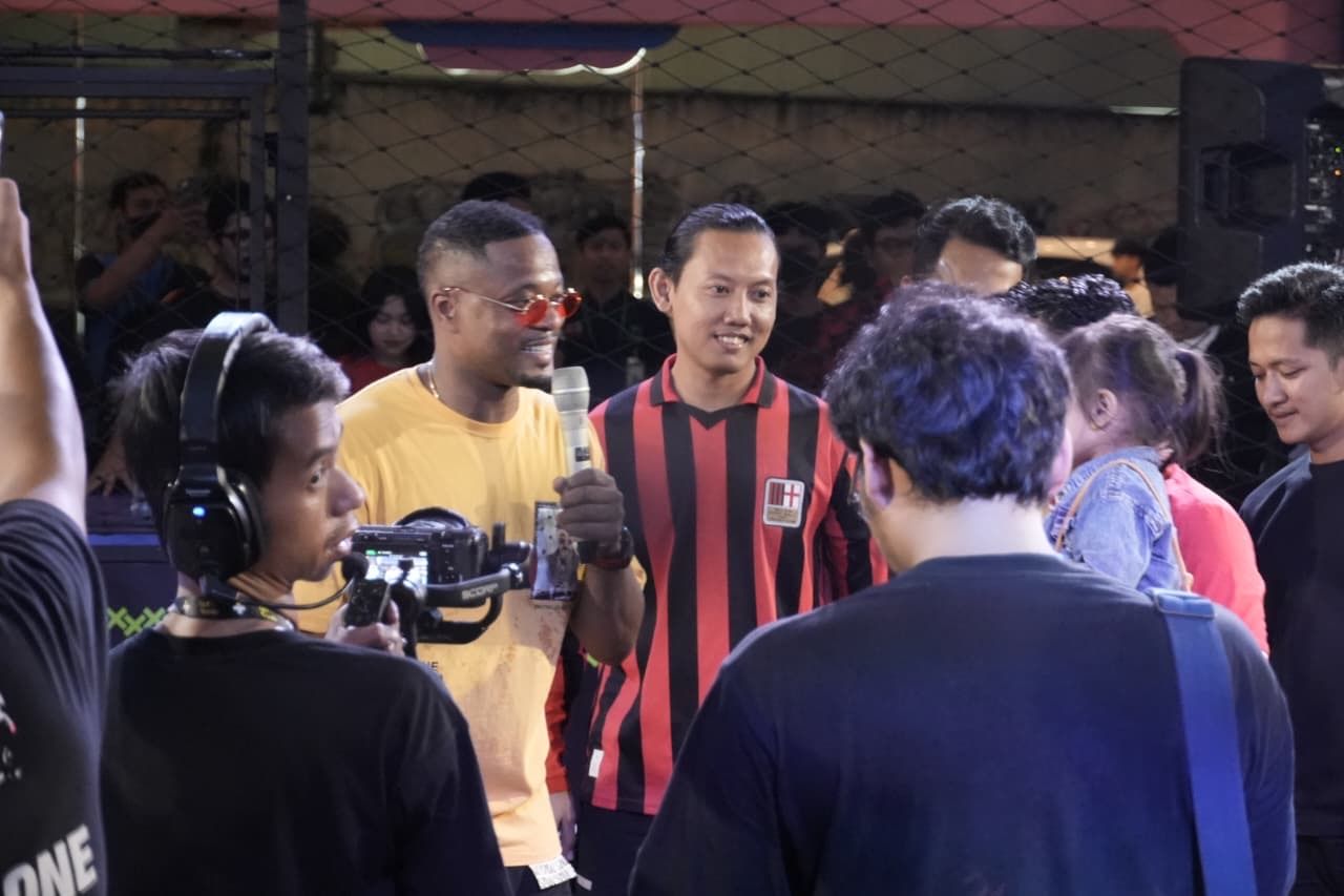 Fans MU Berbondong-bondong! Patrice Evra Hebohkan Liga Kita Festival