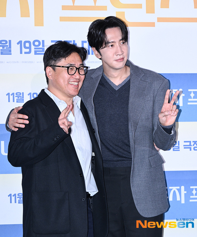 김성훈 감독, ‘프린스’ 이광수와 함께하는 브이 [포토엔HD]