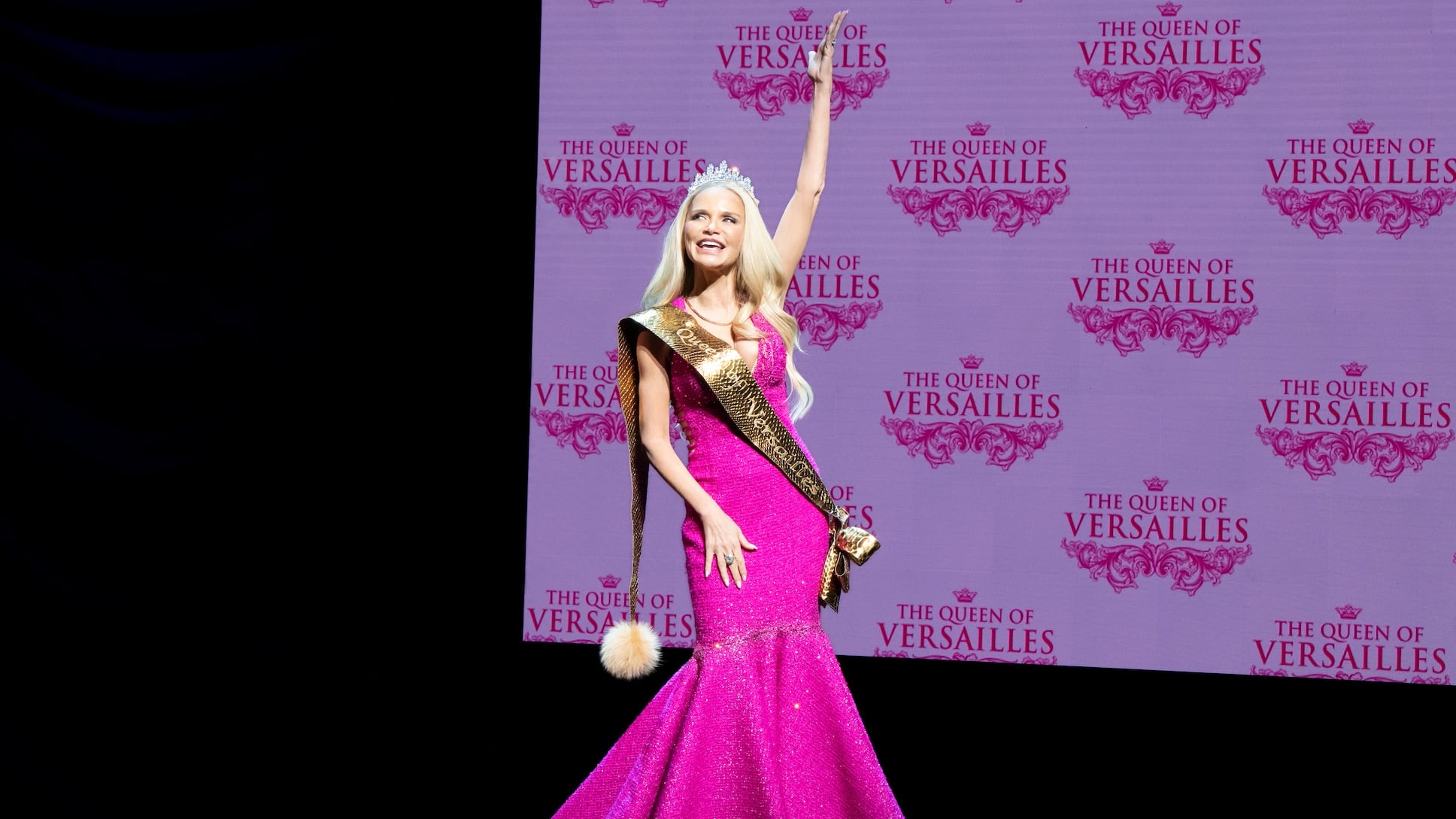 Kristin Chenoweth’s Return to Broadway Is an Ostentatious Mess