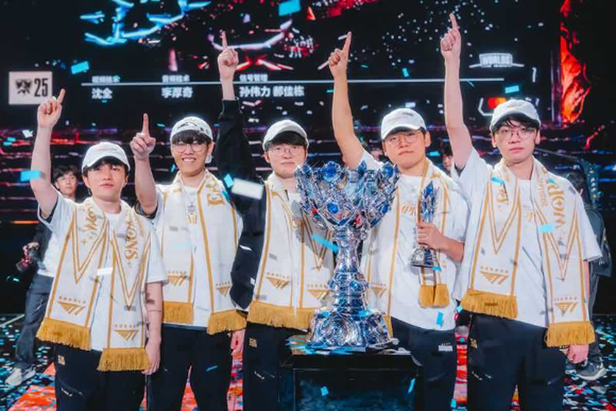 '3연속 월즈 우승' T1, 'LoL' 이스포츠 새 역사 썼다