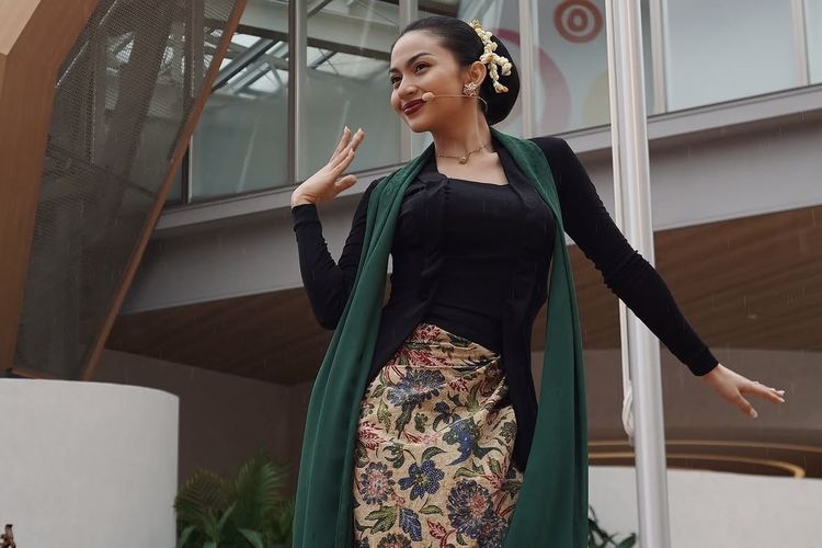 Daffa Wardhana Buat Perhiasan Tangan Sendiri untuk Hadiah Ulang Tahun Ariel Tatum