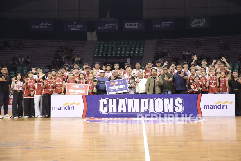 Ubaya Juara Dua Gelar di LIMA Basketball Surabaya, UM Kembali dari Divisi 2