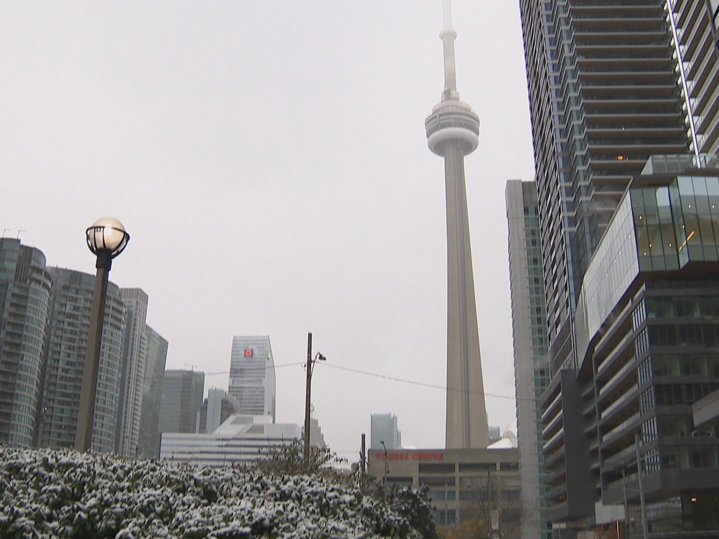 Toronto se remet de sa première bordée de neige de la saison
