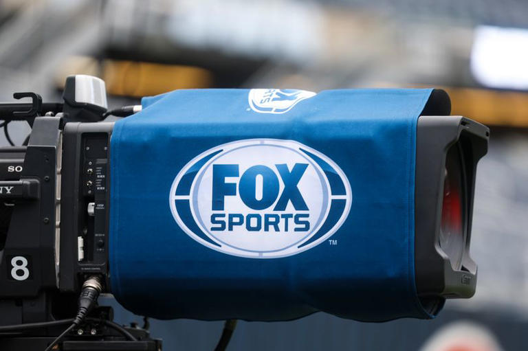 FOX interrumpe la transmisión de la NFL para dar noticias de última hora trágicas durante los partidos del domingo.