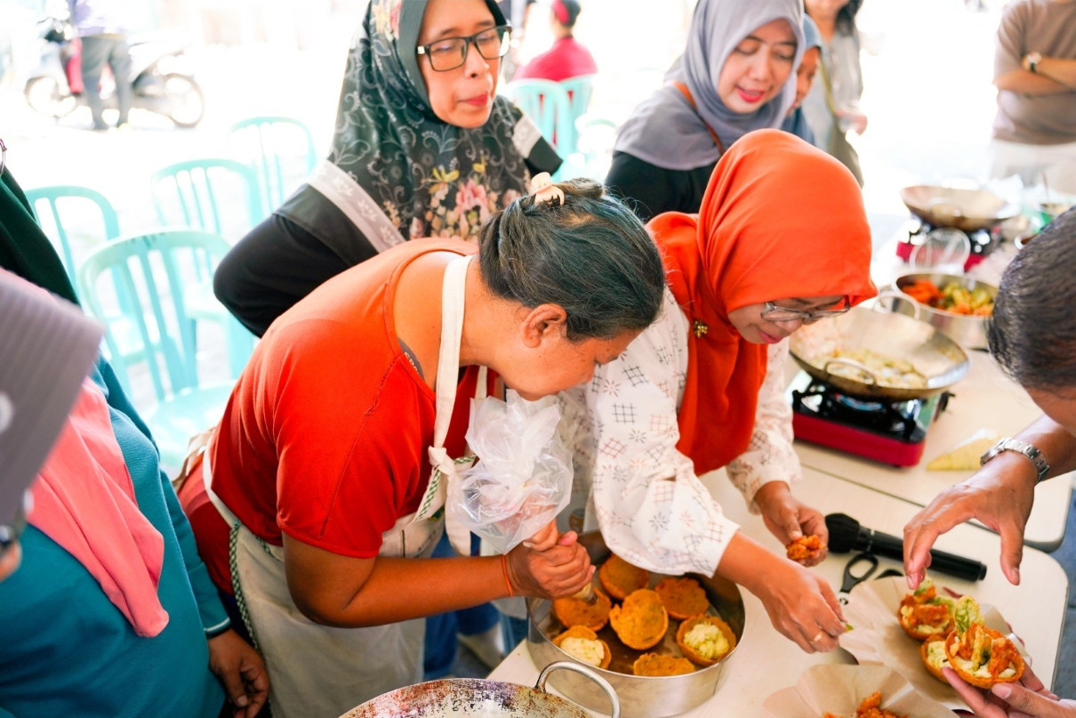Hari Pahlawan: UC Ajak Warga Surabaya Hidup Sehat dengan Tempe dan Mural