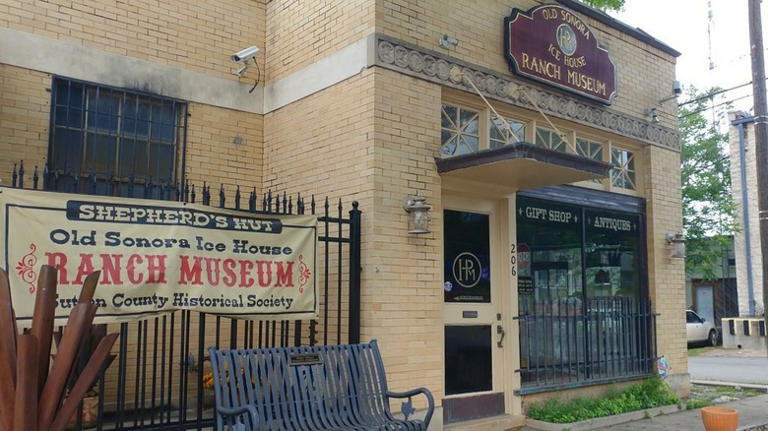 This Charming Texas City Boasts World-Famous Underground Caverns ...