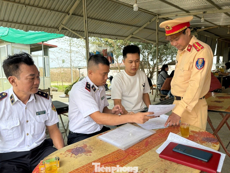 Tước chứng chỉ của 4 thuyền trưởng hoạt động ở bến 'lậu' trên sông Hồng