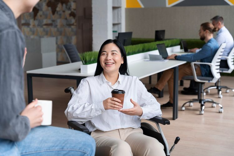 8 Hal yang Selalu Diperhatikan Orang Pintar Saat Mengenal Seseorang