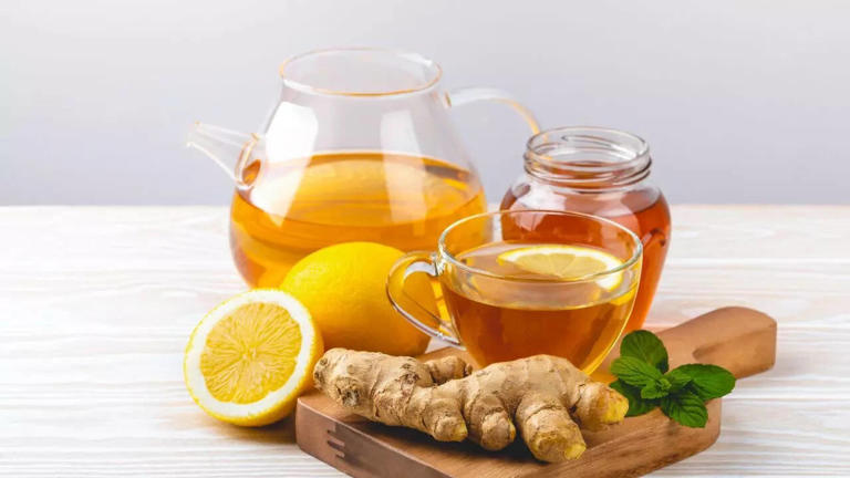 What happens when you drink raw turmeric and ginger in winter?
