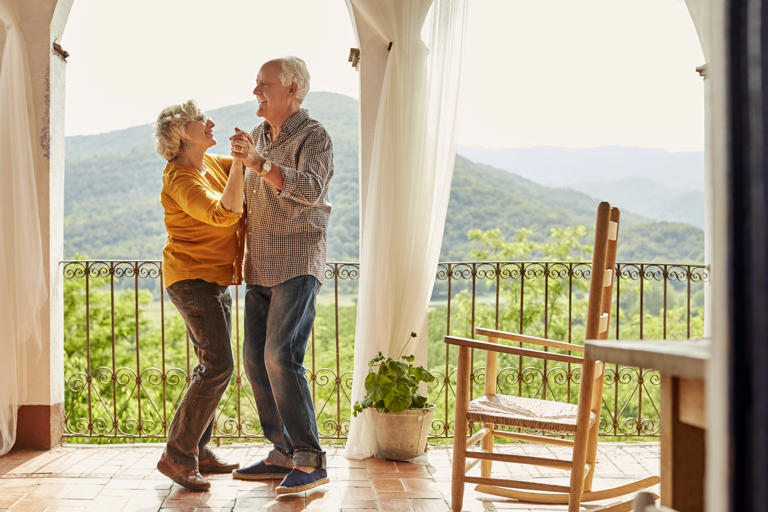 Adding creative activities to your routine could help you reverse brain ...