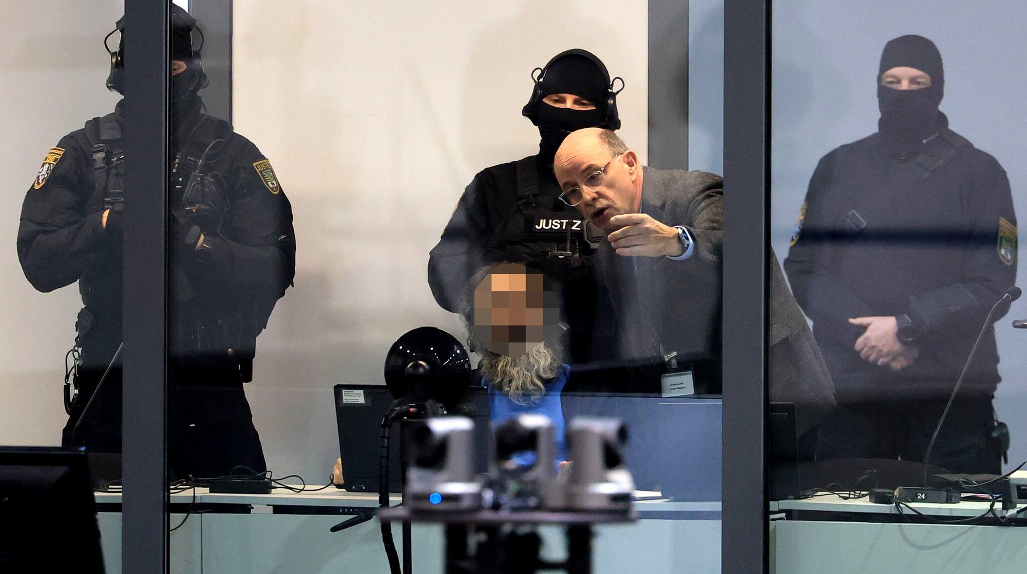 „Zielgerichtet“ in Menschenmenge gerast: Prozess gegen Taleb A. beginnt