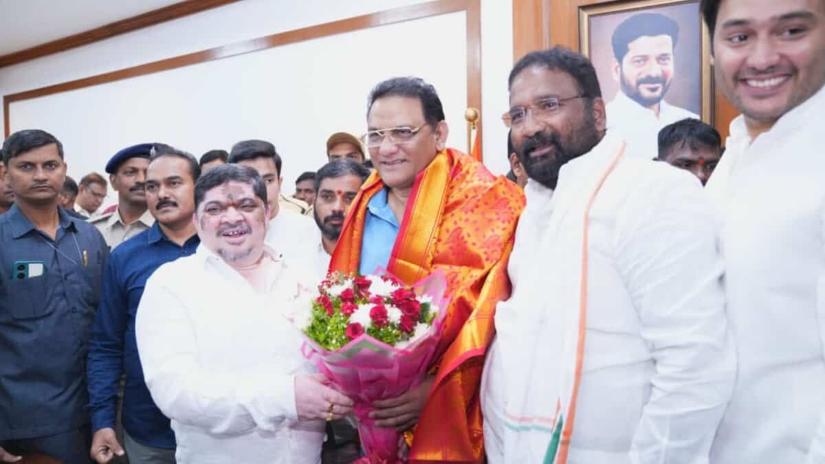 Mohammed Azharuddin assumes charge as Telangana minister