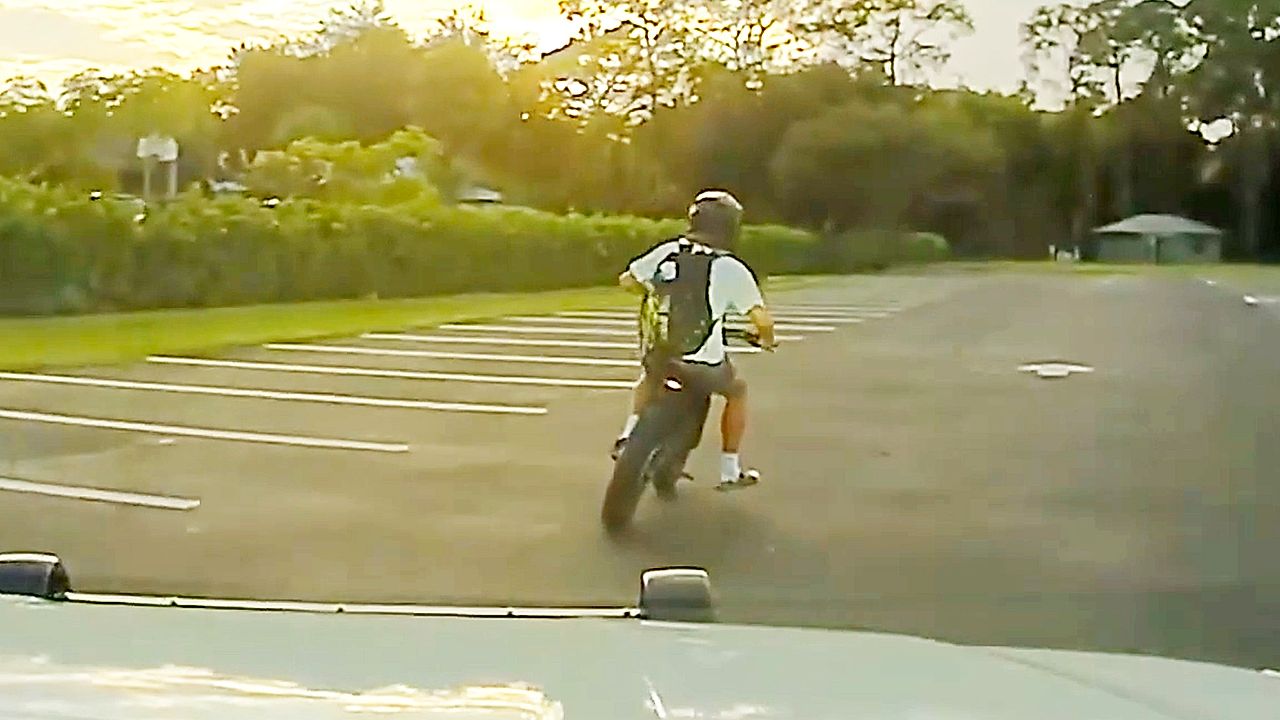 Florida teen leads cops on dangerous high-speed dirt bike chase through ...