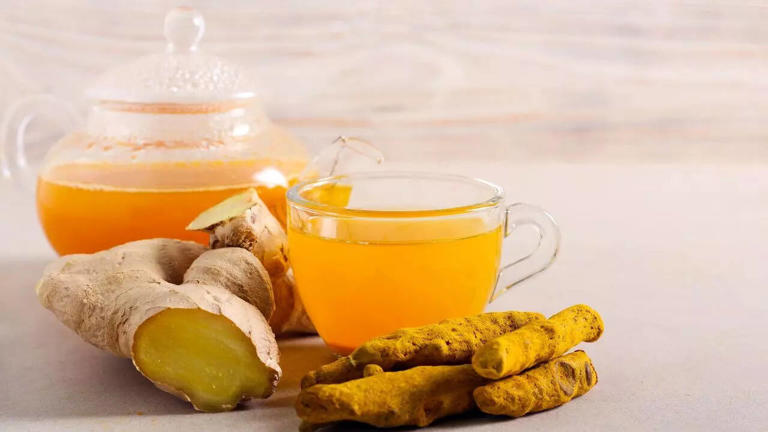 What happens when you drink raw turmeric and ginger in winter?