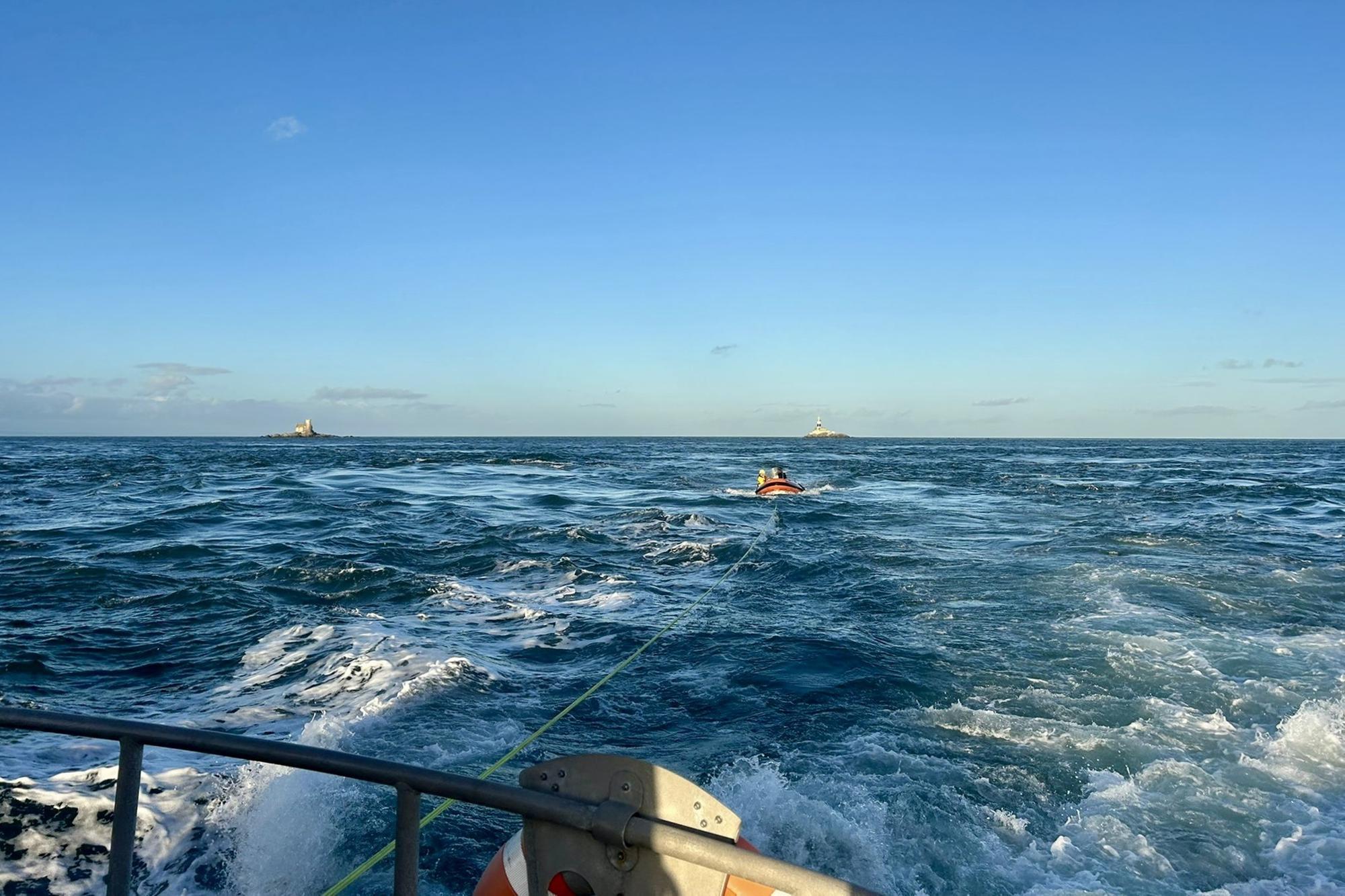 Mile-long swim for two divers as RIB boat engine failure triggers RNLI ...