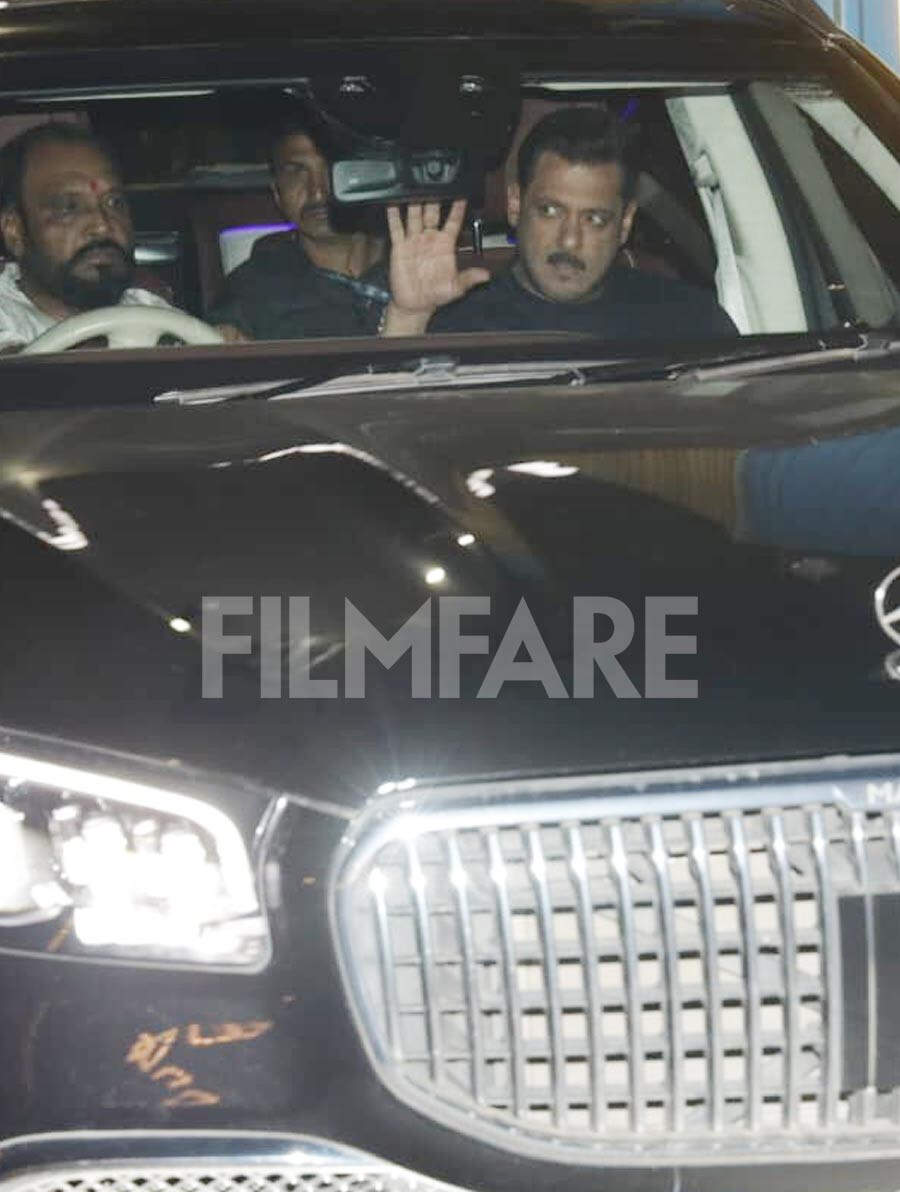 Photos: Salman Khan Looks Dapper As He Returns Back to The City in Style
