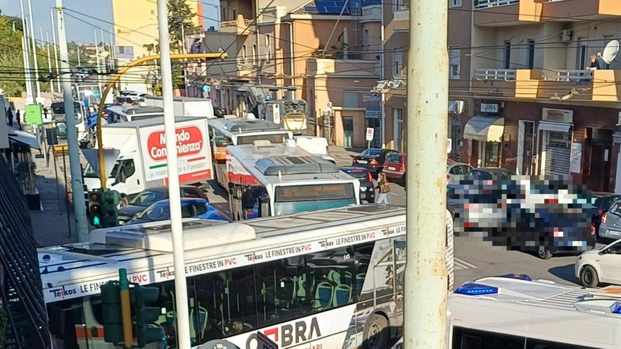 Quartu Sant’Elena, donna investita da un bus mentre attraversa la strada