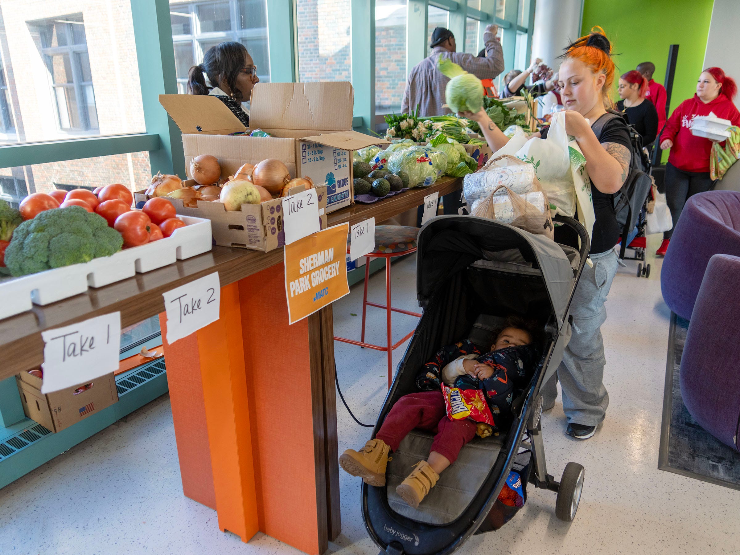 FoodShare delays highlight problem at Wisconsin colleges: Students ...