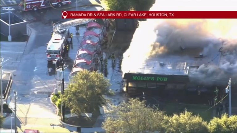 Roof collapses after Molly's Pub catches fire Monday morning, officials say