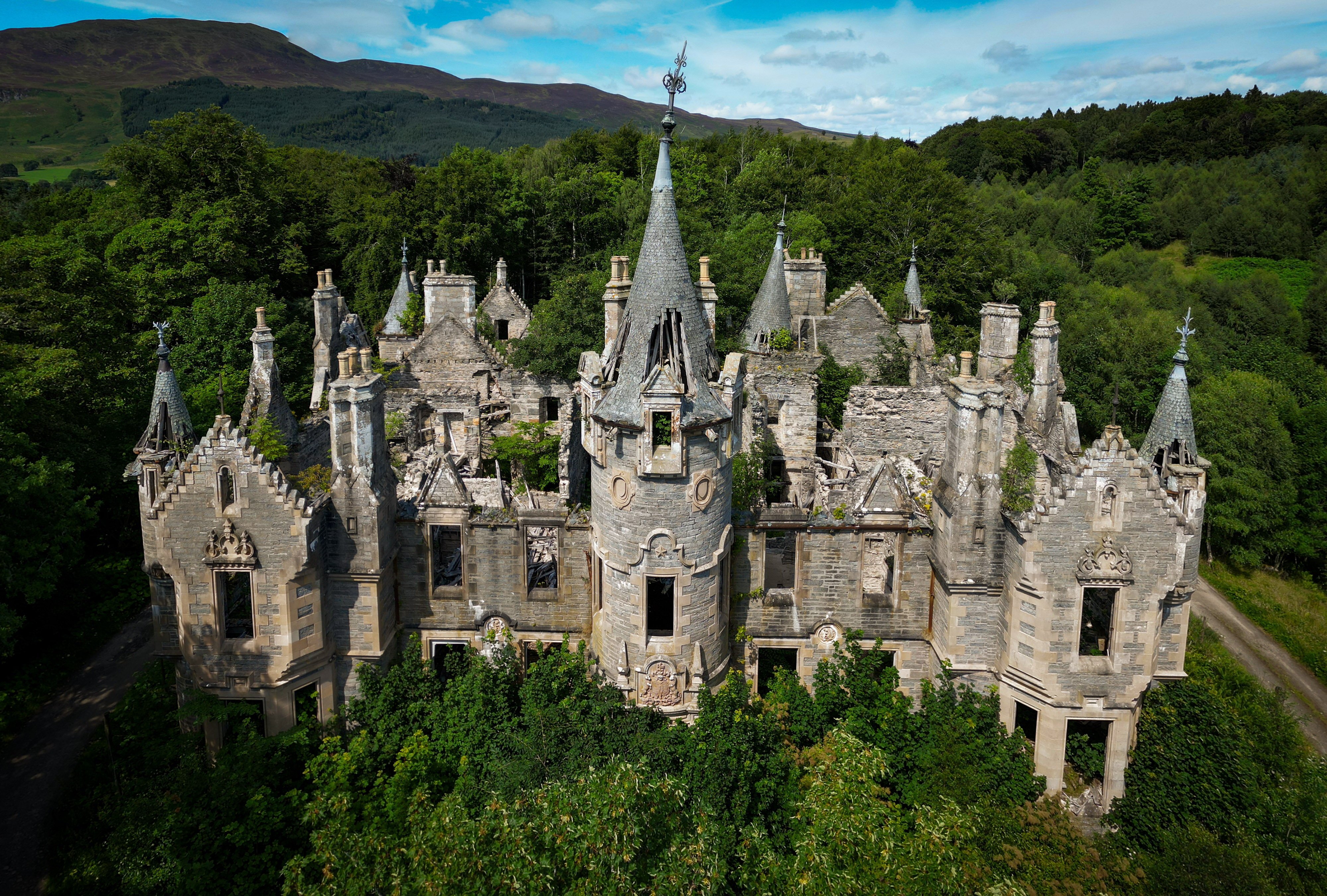 Forgotten Scotland: 10 abandoned castles and mansions lost to nature ...