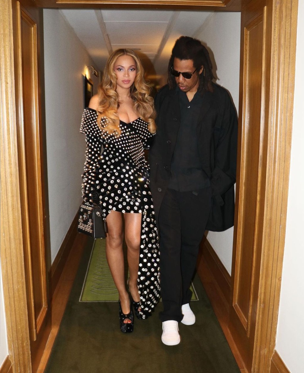 Beyoncé and Jay-Z posing for photos