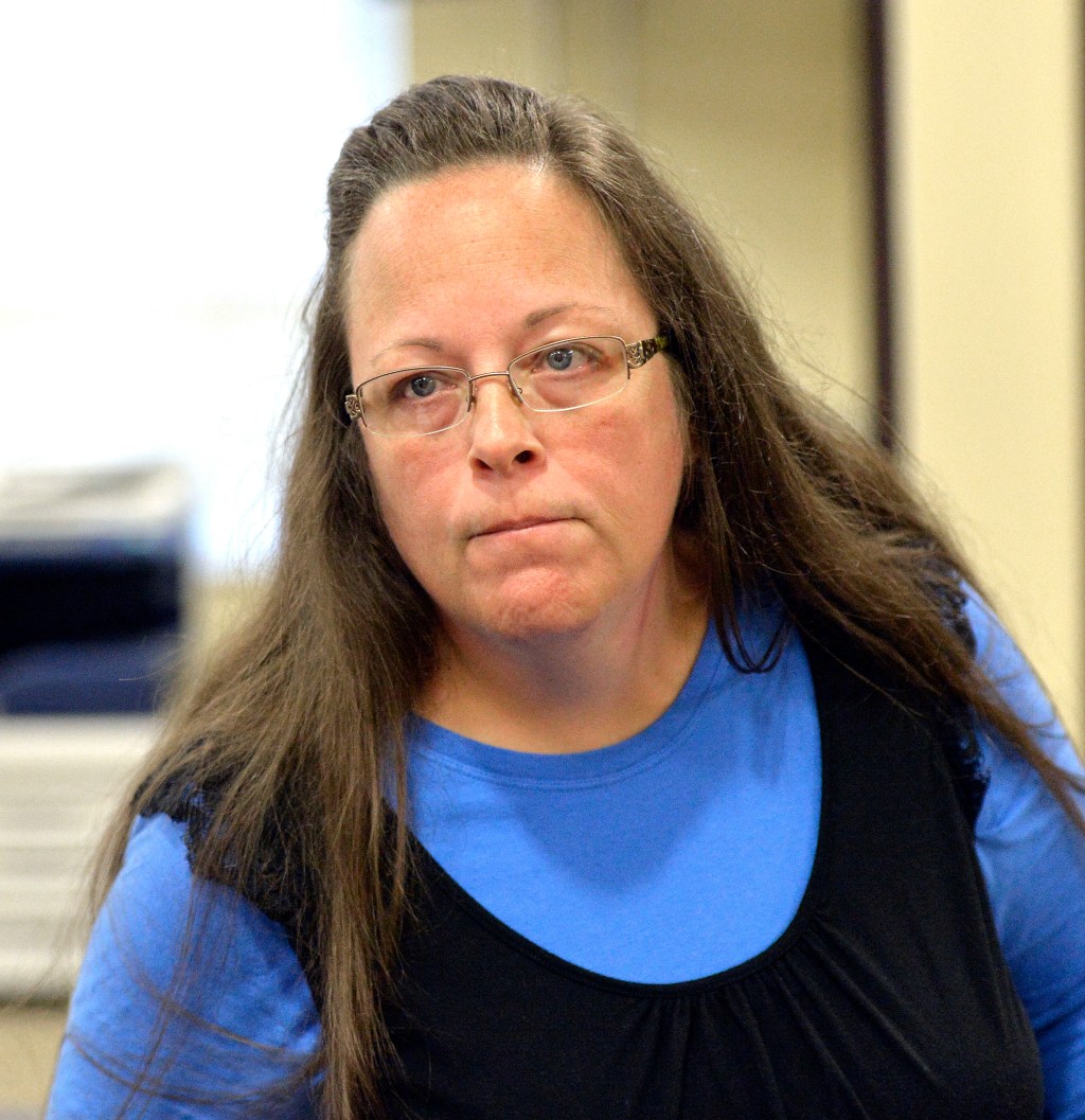 Supreme Court rejects Kim Davis bid to overturn ruling legalizing same ...
