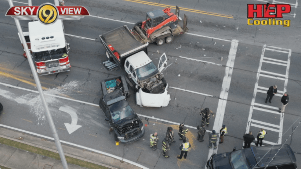 Crash between dump truck, sheriff’s vehicle snarls traffic in Fort ...