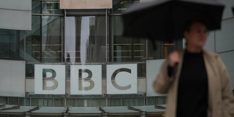 Το BBC ζήτησε επίσημα συγγνώμη από τον Ντόναλντ Τραμπ, αλλά αρνείται να ...