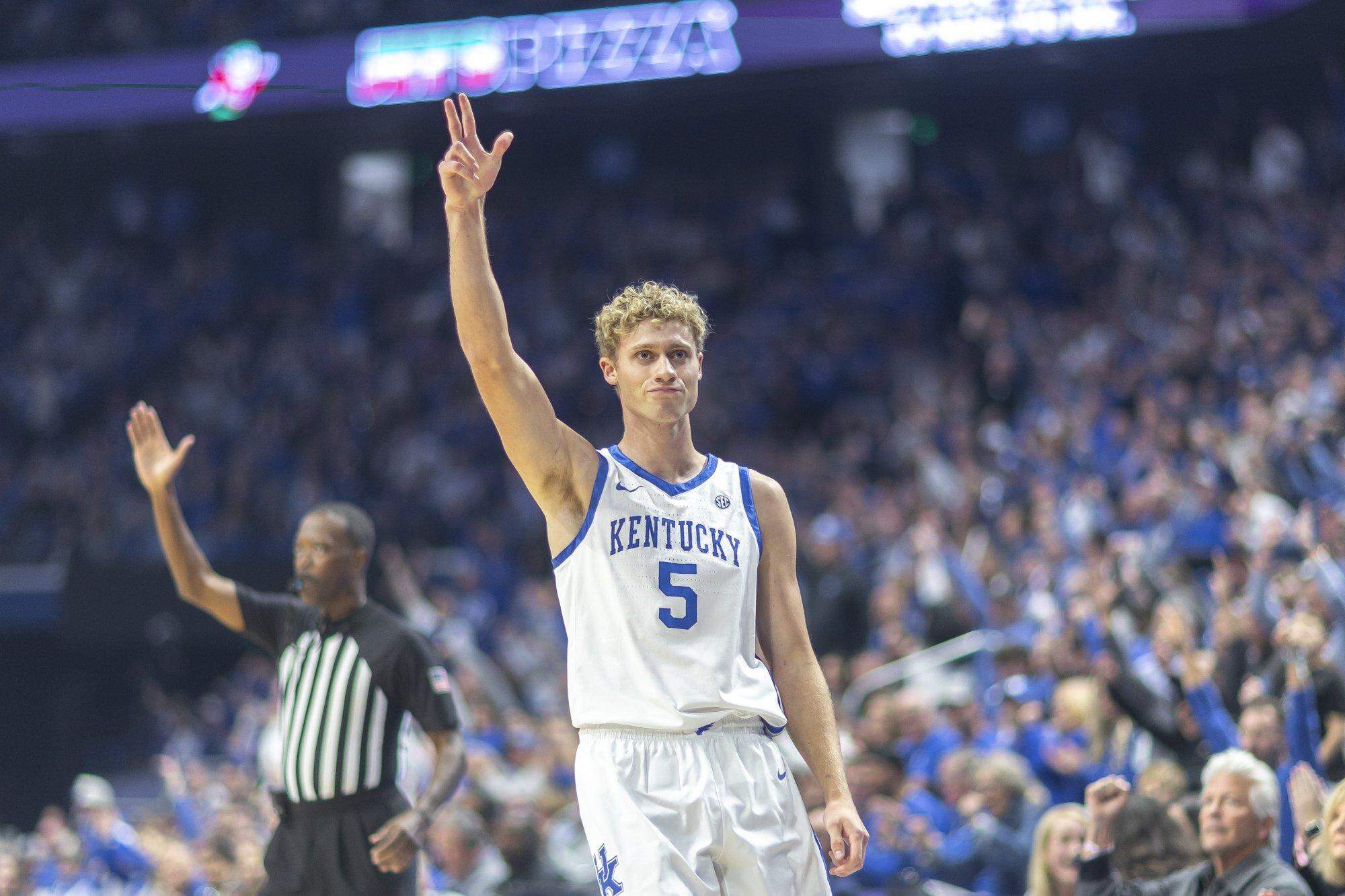 Former UK basketball player Collin Chandler commits to a new school<br><br>