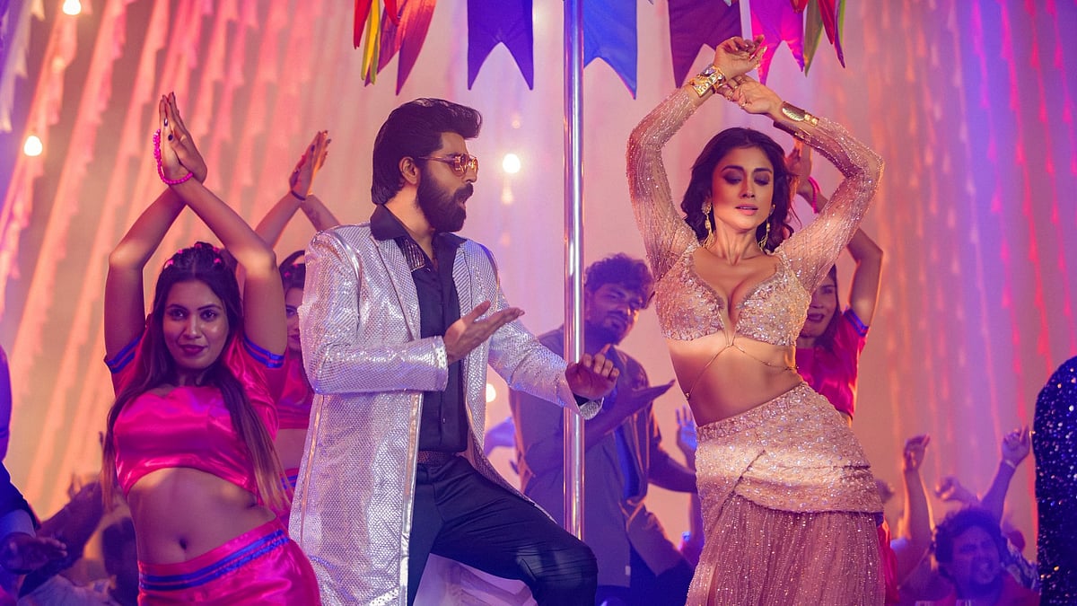 Shriya Saran to perform a special dance number in Bobby Simha-Metro ...