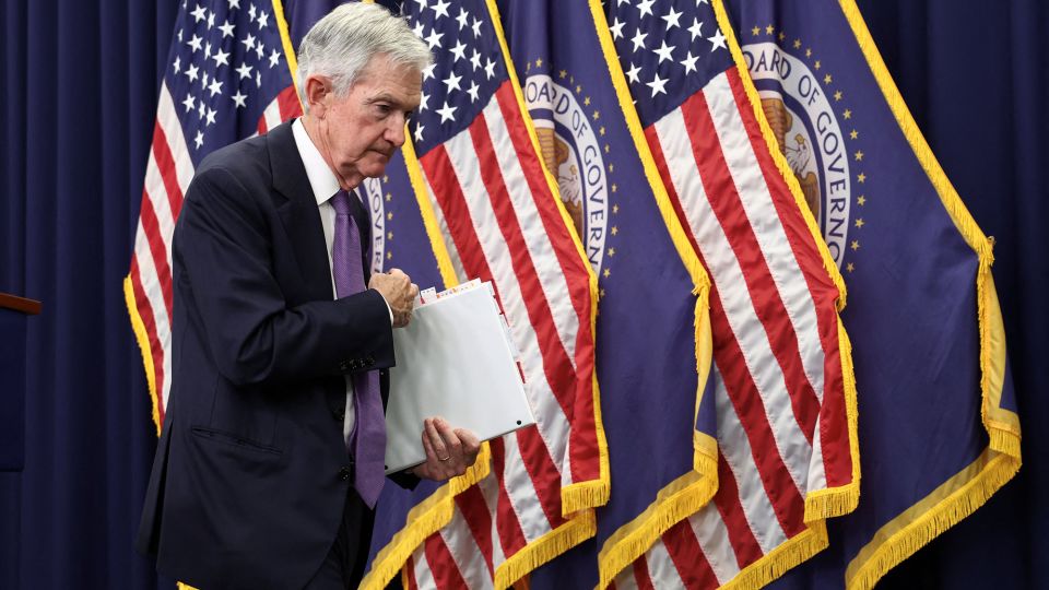 Why no one in corporate America wants to stick their neck out for Jay Powell<br>