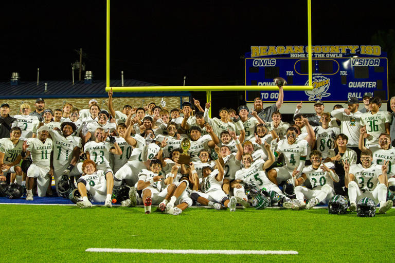 Grape Creek football blazes its own path and wins first postseason game ...