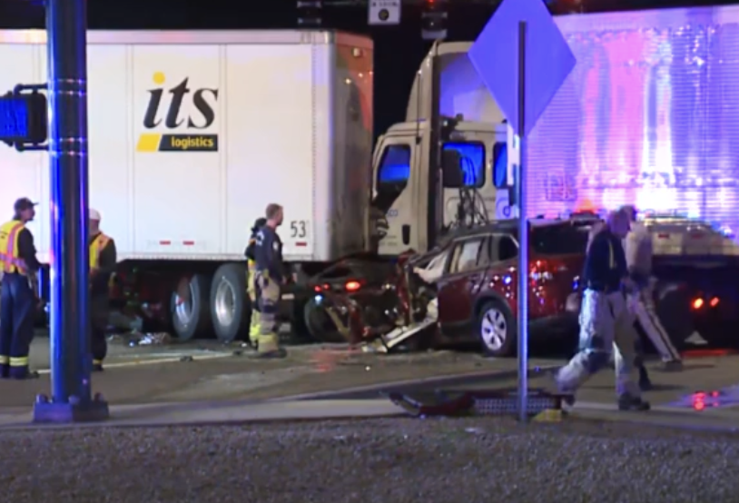 Two hurt in crash involving semi-trucks near 75th Avenue and Van Buren ...