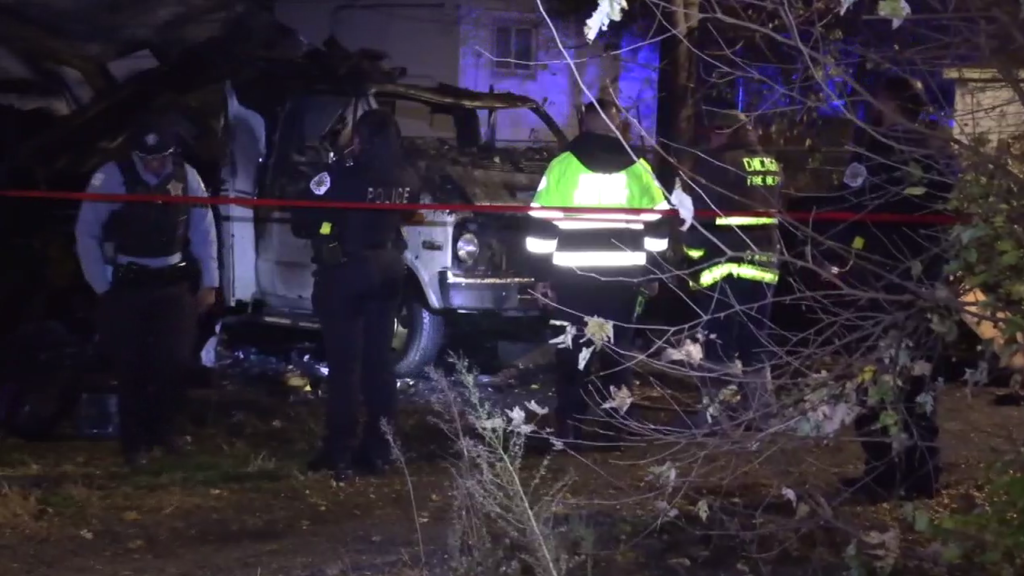 Man found dead after fire in RV in Chicago's Roseland neighborhood