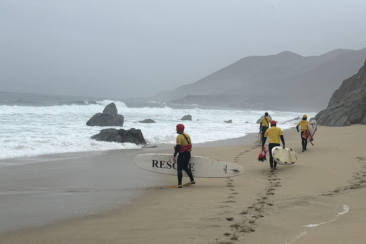 Body Found of Missing 7YearOld Girl Swept Out to Sea on California