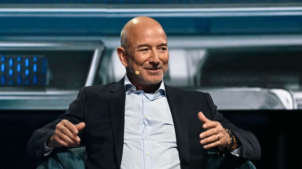Jeff Bezos joins the AI race as leader of engineering-focused startup ...