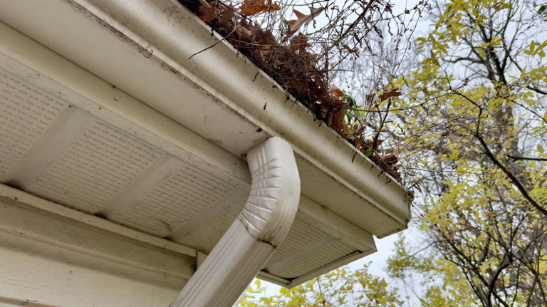 How To Unclog A Downspout If You Don't Have Any Tools