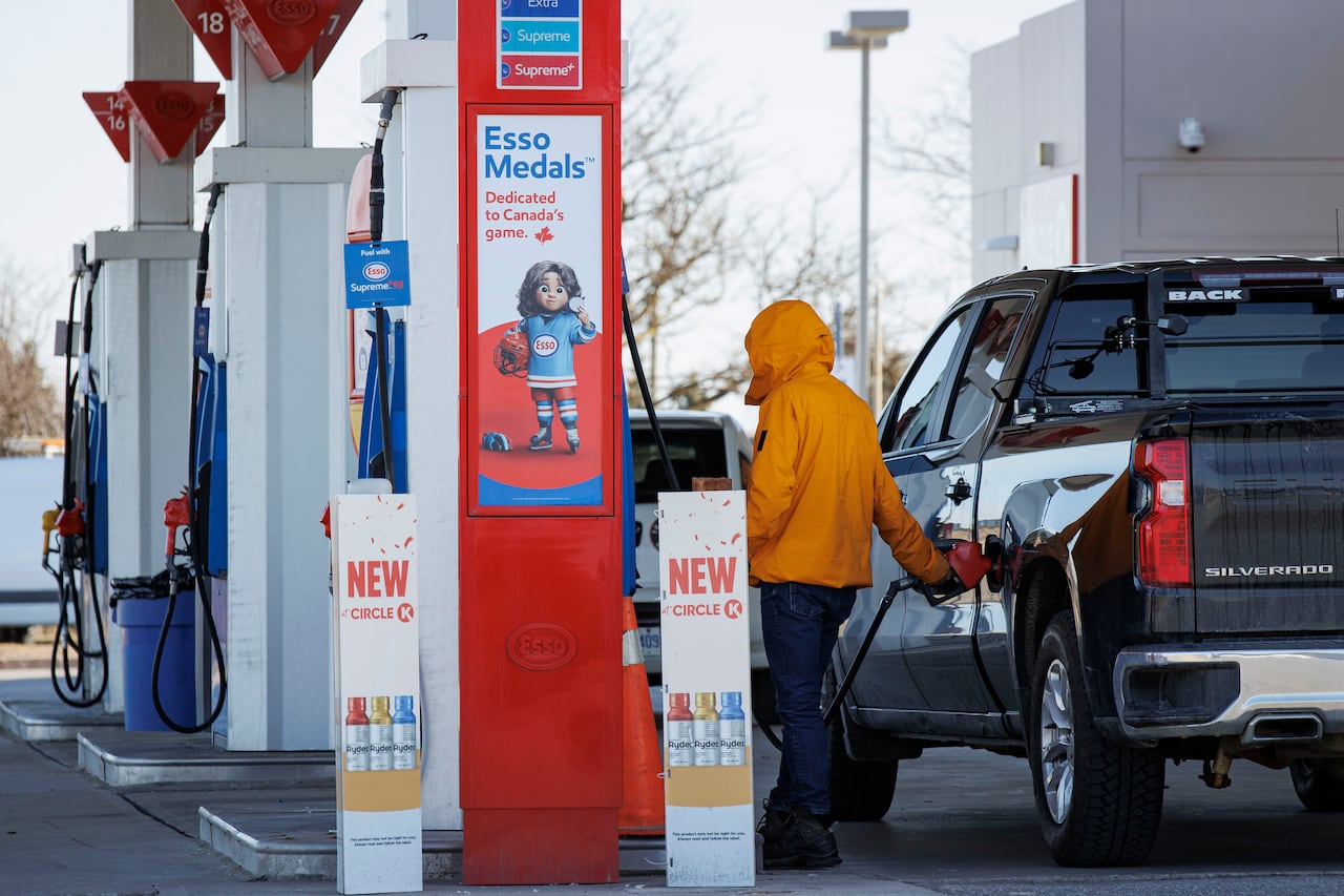 Inflation rate ticks down to 2.2% in October, mostly due to falling gas ...