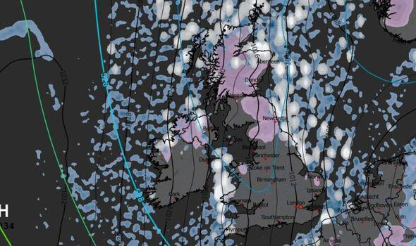 UK weather maps show Britain 'surrounded' by snow - 44 counties with ...