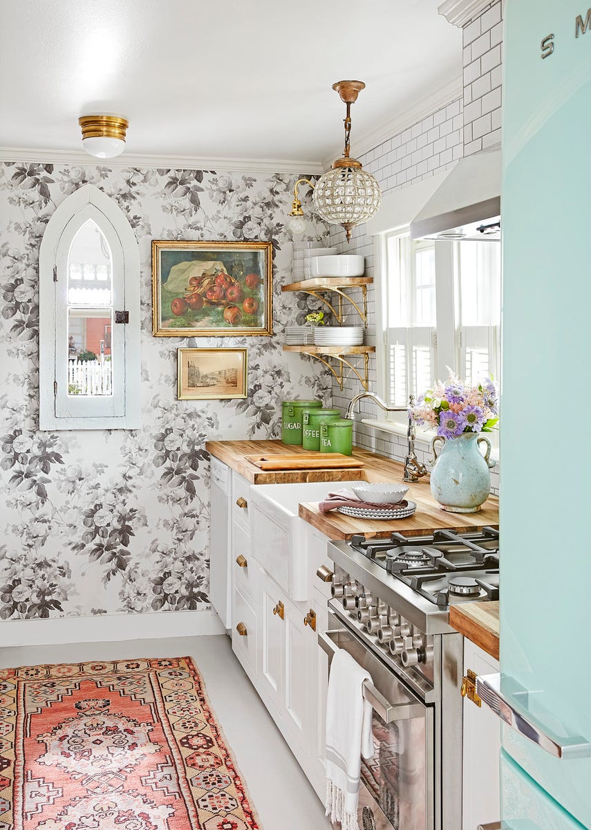 28 Cozy Galley Kitchen Ideas That Make the Most of Small Spaces