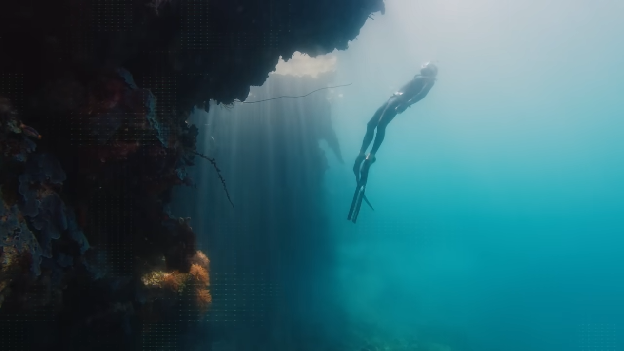 Vertical Abyss That Revealed a Graveyard at Its Bottom