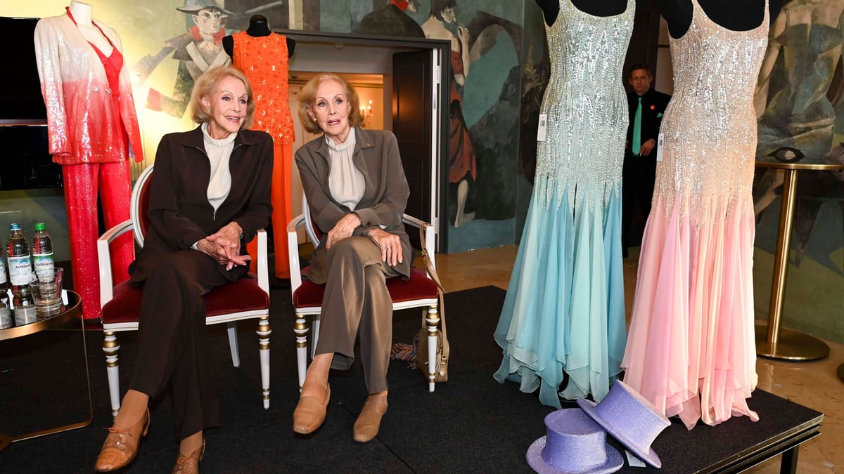 2022 verkauften die Kessler-Zwillinge über 50 persönliche Kostüme und Accessoires zugunsten der Opfer im Ahrtal (Archivbild). (Quelle: IMAGO/imago)