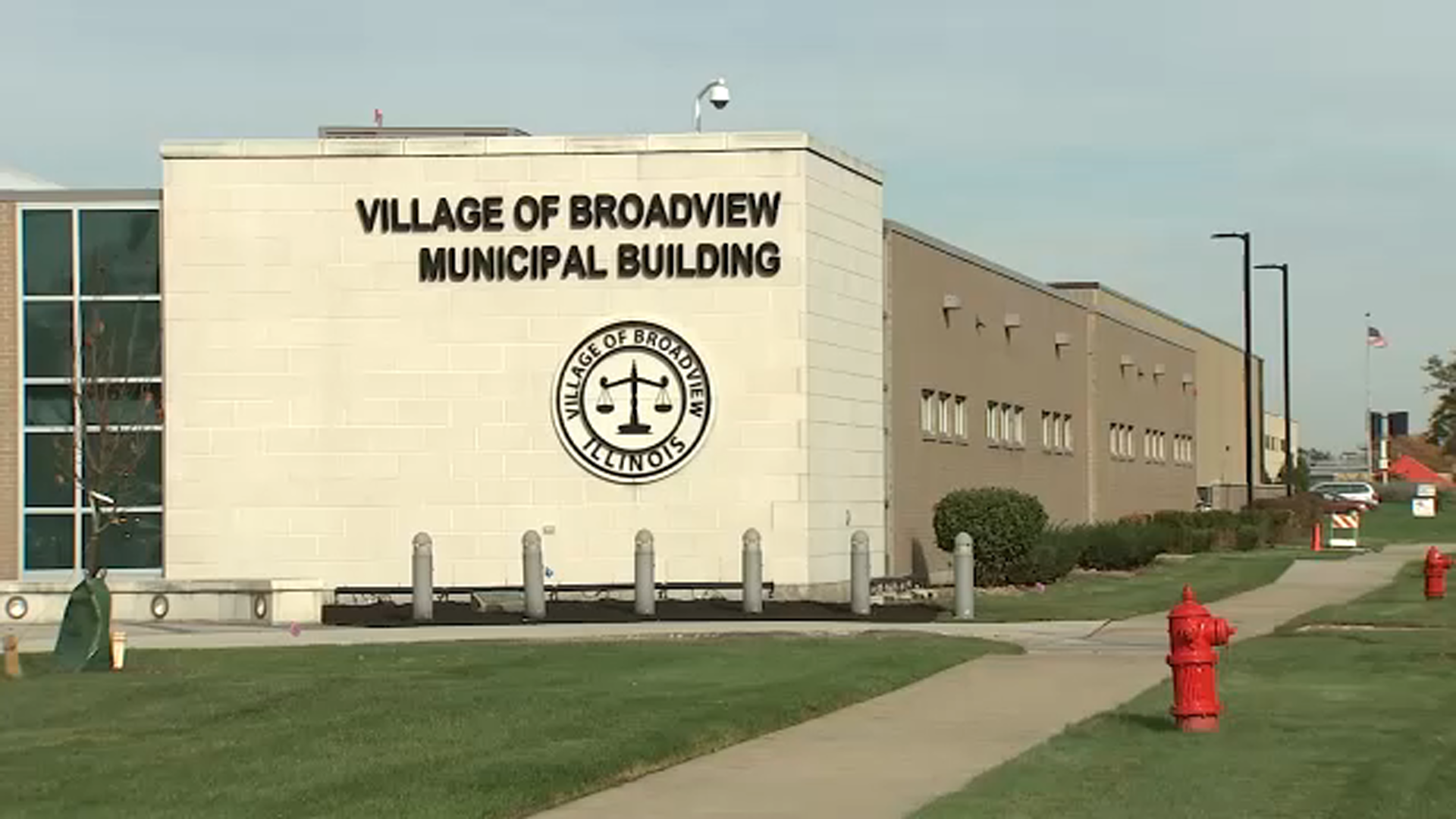 Mayor declares civil emergency amid death threats against Broadview ...