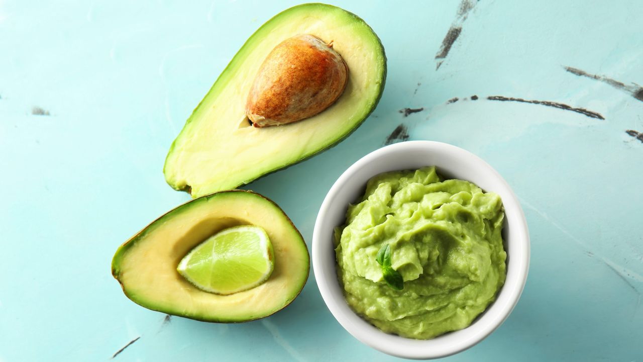 avocado-mistakes: sliced avocado and guacamole